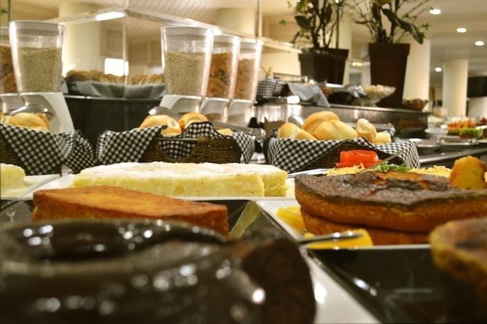 Hotel Monte Rey مونتيس كلاروس المظهر الخارجي الصورة