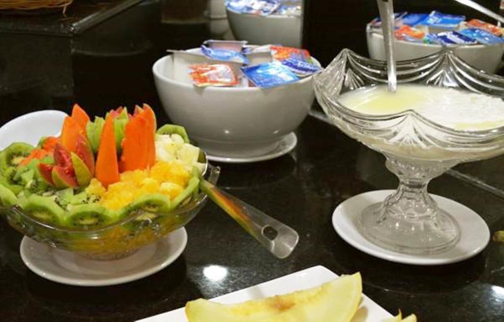 Hotel Monte Rey مونتيس كلاروس الغرفة الصورة