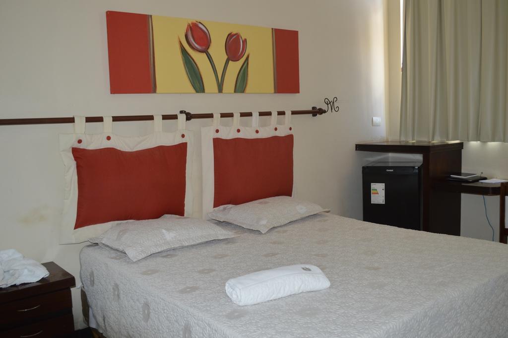 Hotel Monte Rey مونتيس كلاروس الغرفة الصورة