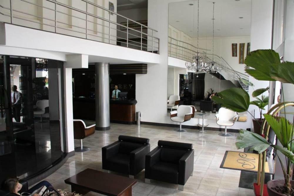 Hotel Monte Rey مونتيس كلاروس المظهر الخارجي الصورة