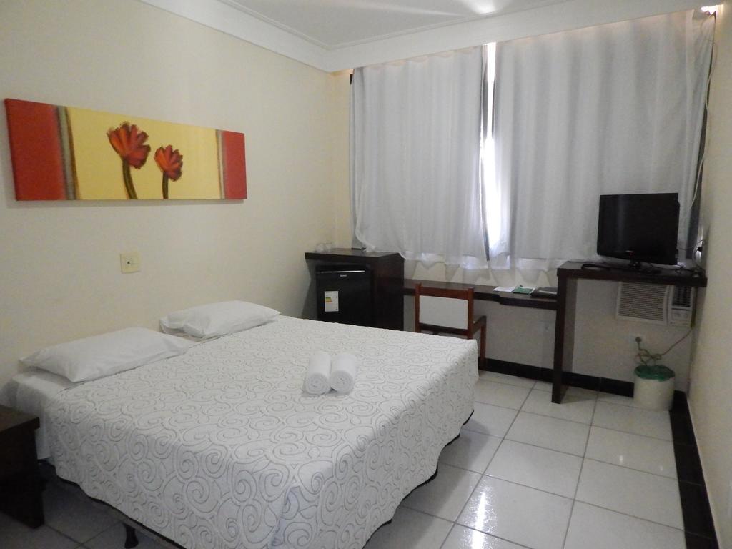 Hotel Monte Rey مونتيس كلاروس المظهر الخارجي الصورة