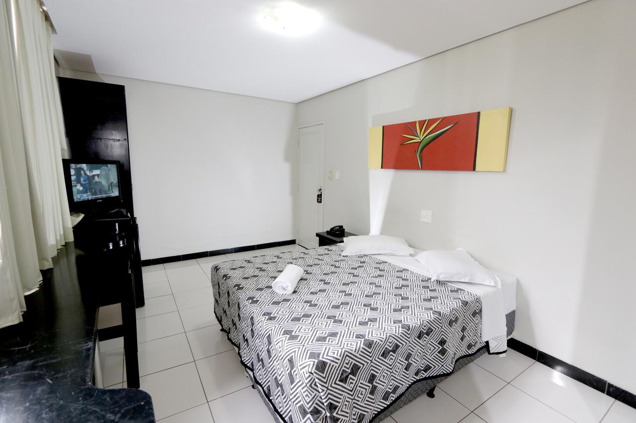 Hotel Monte Rey مونتيس كلاروس المظهر الخارجي الصورة