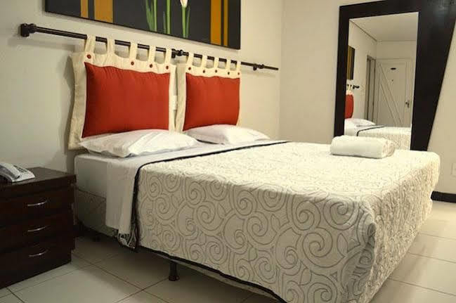 Hotel Monte Rey مونتيس كلاروس المظهر الخارجي الصورة
