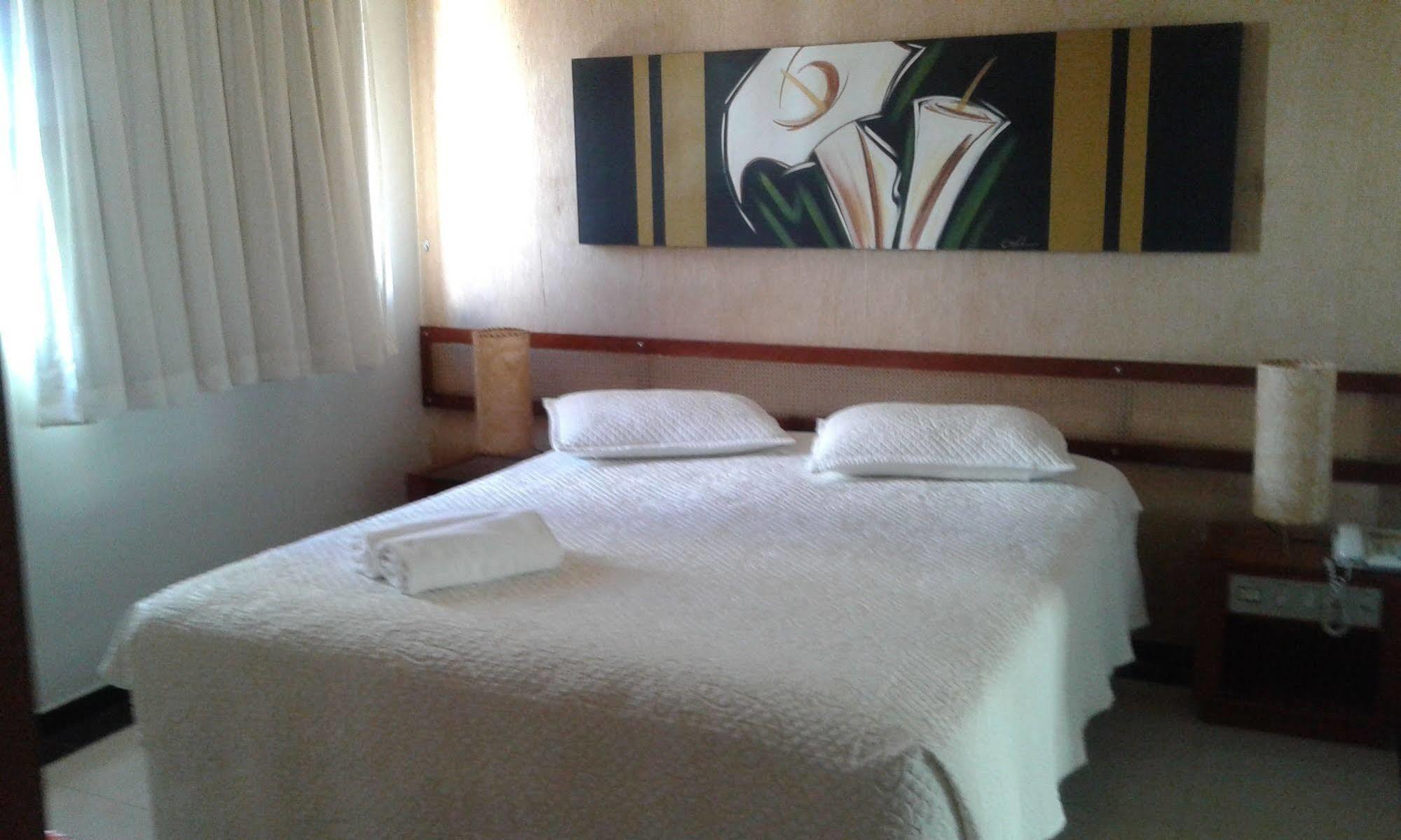 Hotel Monte Rey مونتيس كلاروس المظهر الخارجي الصورة