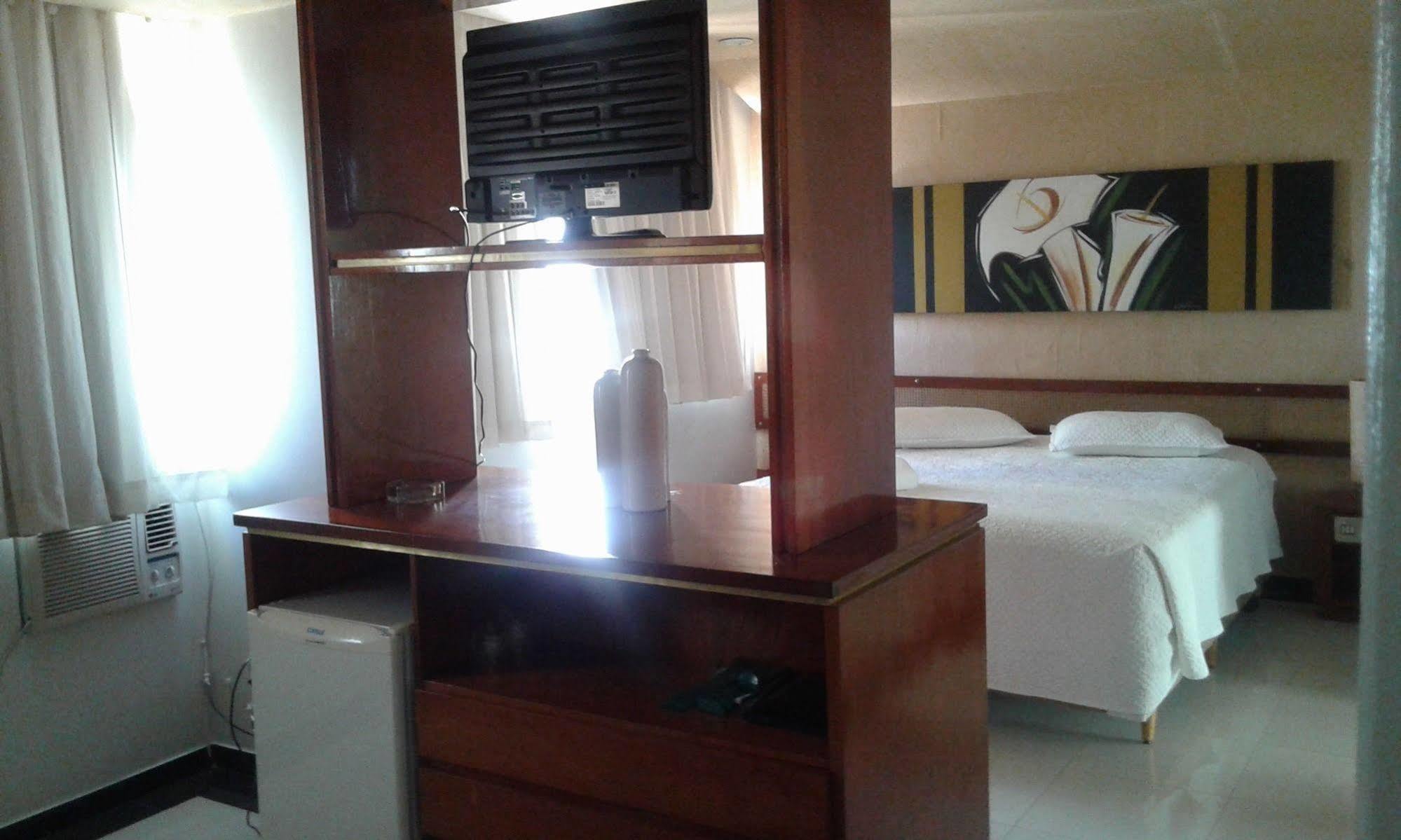 Hotel Monte Rey مونتيس كلاروس المظهر الخارجي الصورة